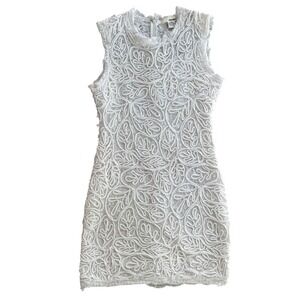 Sans Souci Junior Large White Lace Textured Mini Sleeveless Party Cocktail Dress